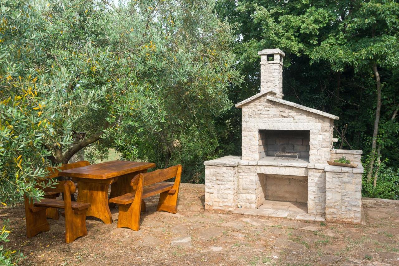 Villa Lili Пула Екстериор снимка