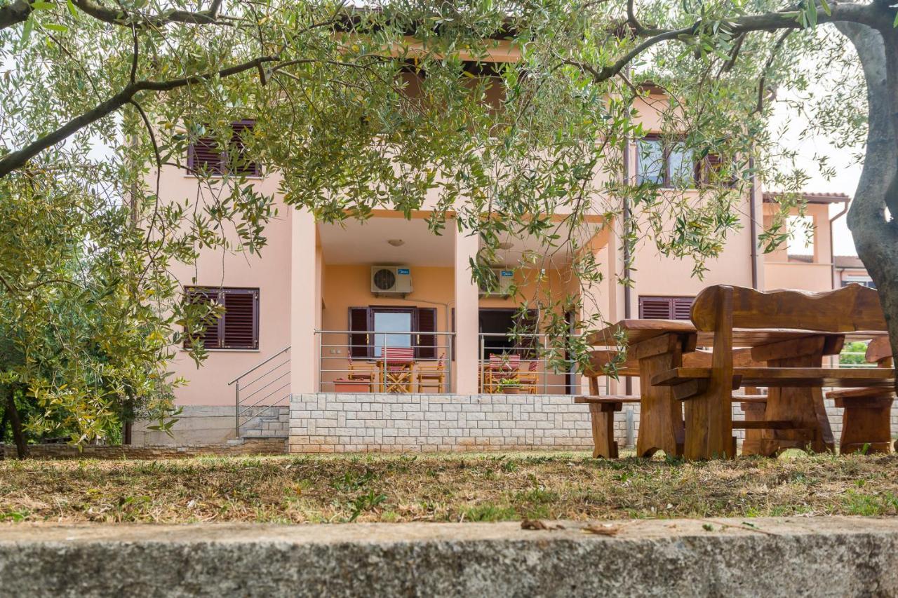 Villa Lili Пула Екстериор снимка