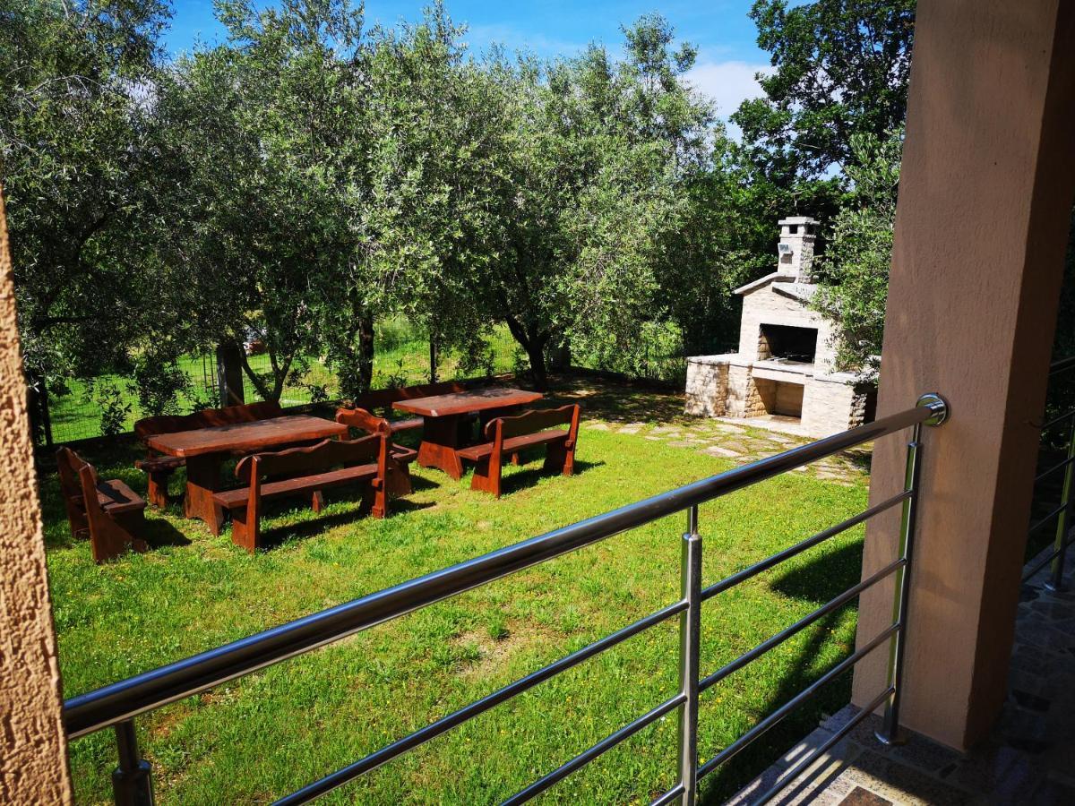 Villa Lili Пула Екстериор снимка