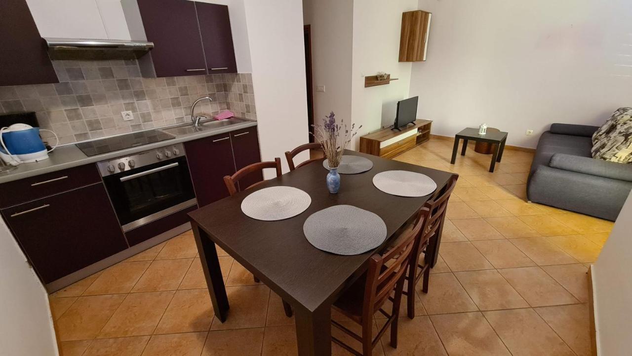 Villa Lili Пула Екстериор снимка