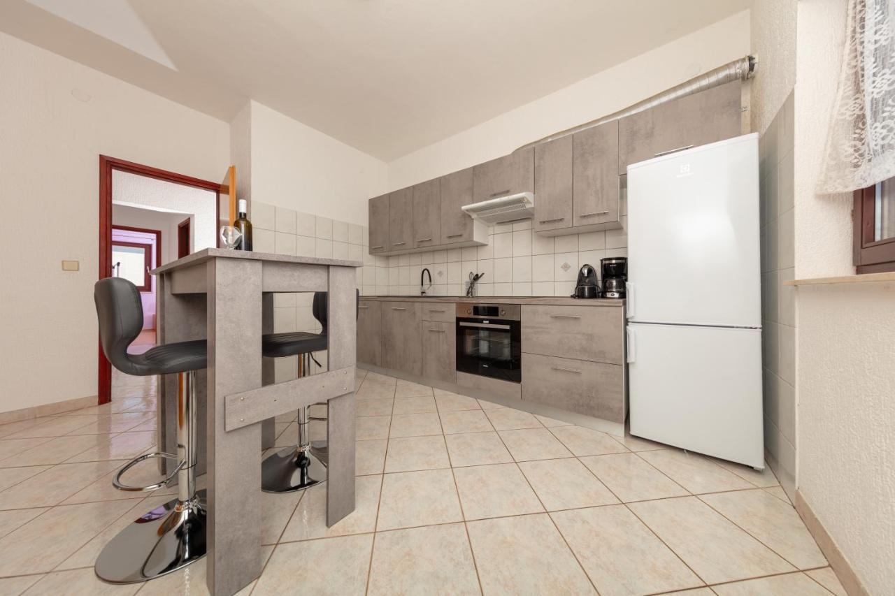Villa Lili Пула Екстериор снимка