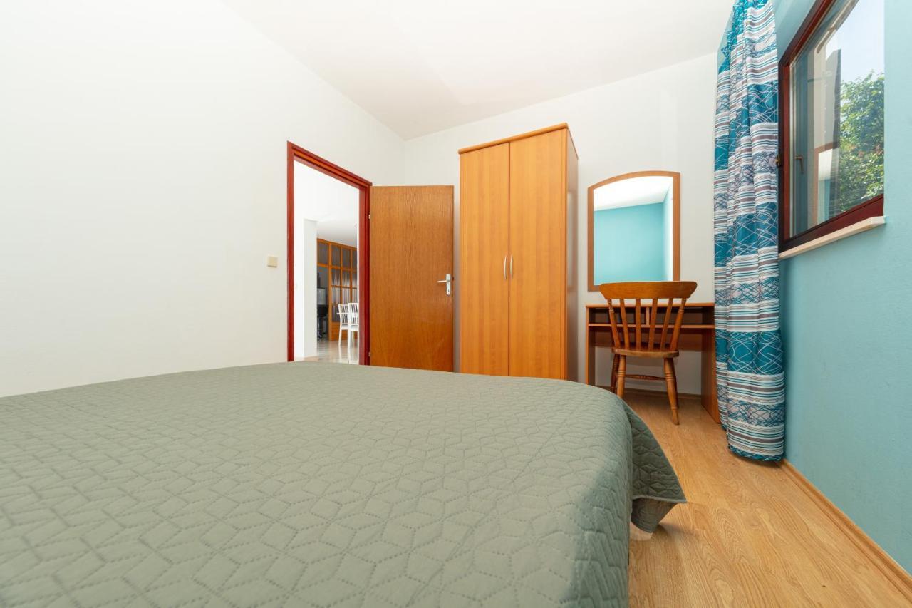 Villa Lili Пула Екстериор снимка